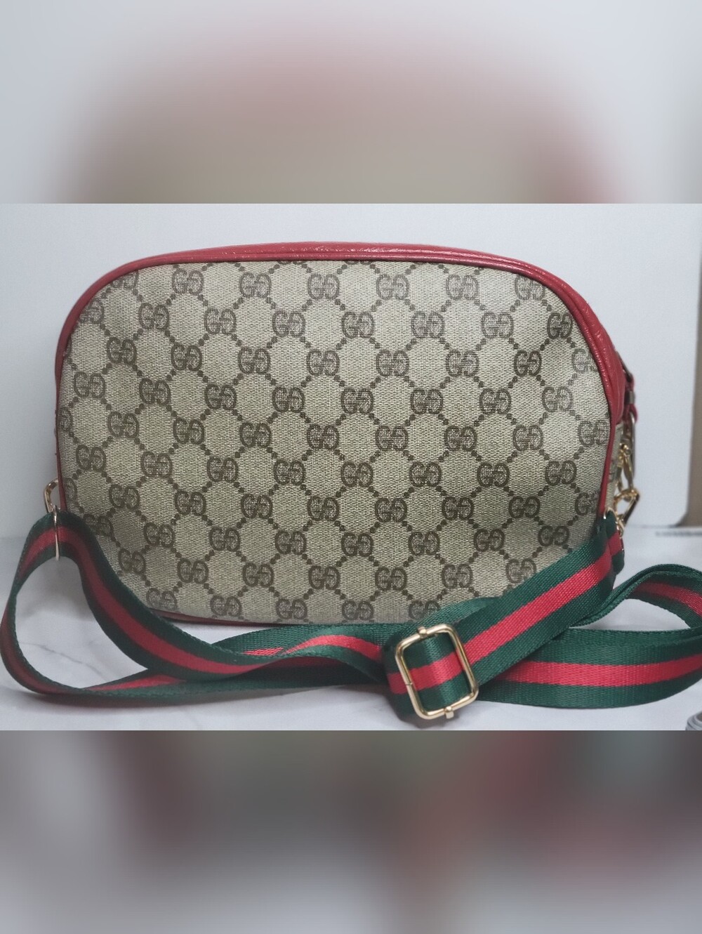 GUARANTEED AUTHENTIC/VINTAGE 1970s GUCCI, CROSSBODY 10" X 7" X 3" - Picture 2 of 13